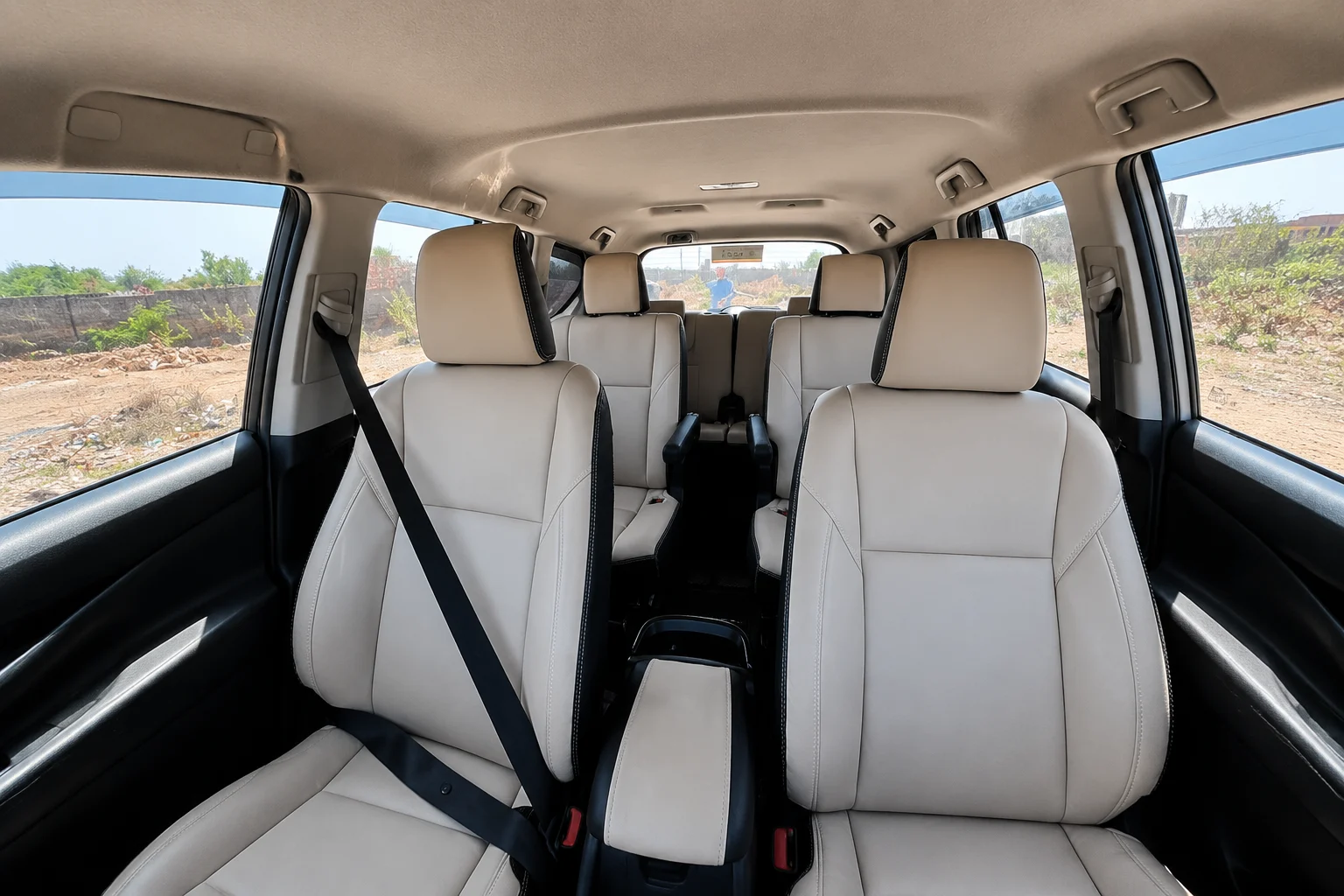 Toyota Crysta seating